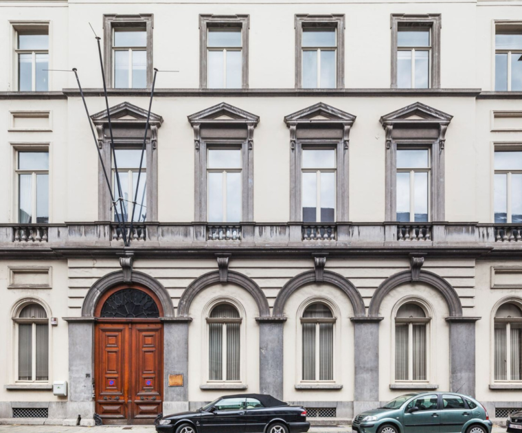 1607659270047 5fa567597cee331388bf9ba0 xlarge8780 AXL